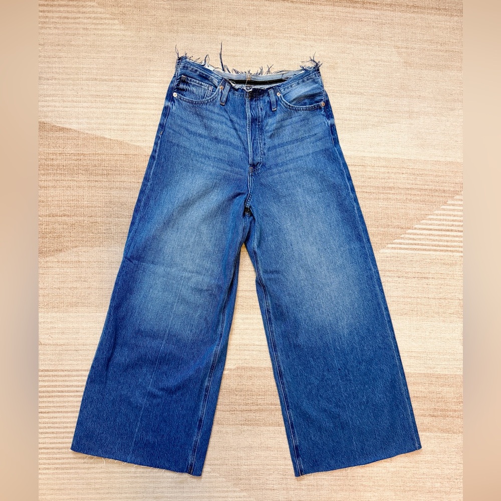 Express High Rise Wide Leg Crop Jeans | 6 Long | Raw Hem | Distressed | NWOT
